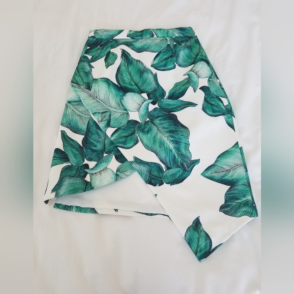Cameo palm print asymmetrical skirt